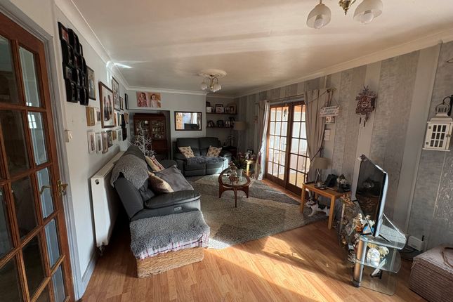 2 Rush Close, South Cadbury photo 3
