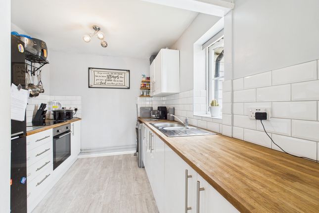 Flat Flat 51, Lyndbourne Court, London Road, Benfleet photo 3