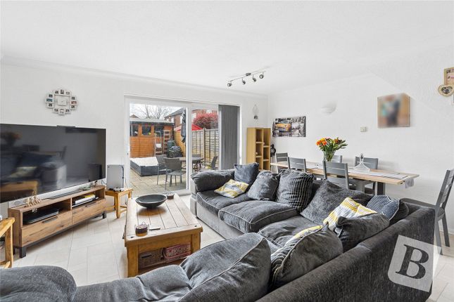 34, Abbots Field, Kent photo 2