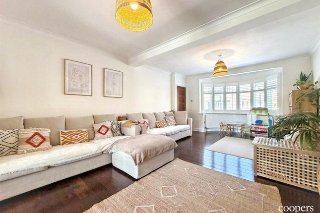 50, Hartland Drive, Ruislip photo 2