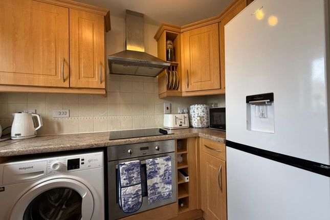 15, Garden Close, Rotherham photo 4