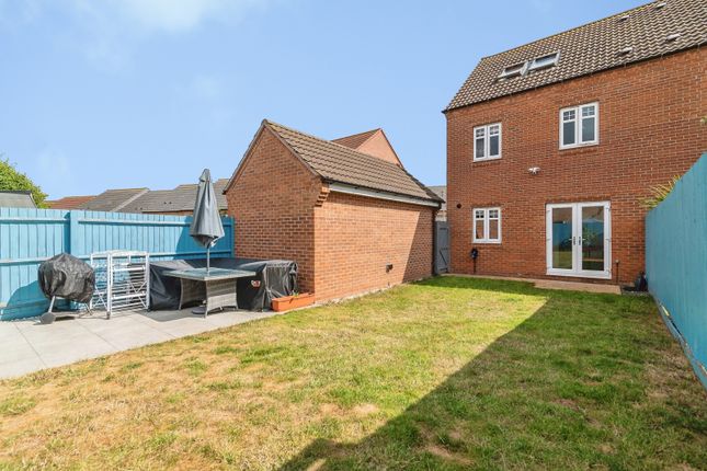 9, Ironwood Close, Nottingham photo 2