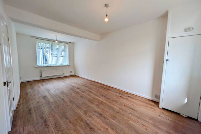 33 Ty'r Felin Street, Mountain Ash photo 2
