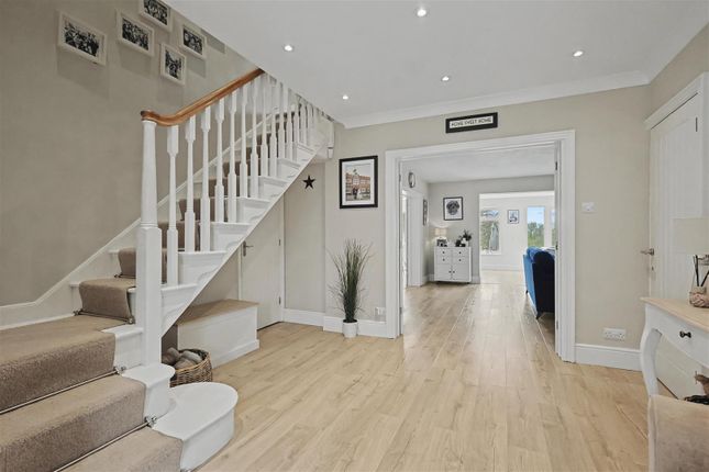 25, Fountain Lane, Hockley photo 3