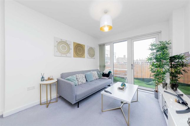 Flat for sale in Woodley Crescent, London