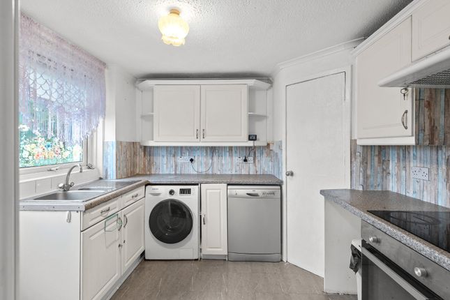 43 Strathlogie, Westfield, West Lothian photo 2