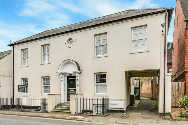 Thumbnail Flat for sale in High Street, Westerham