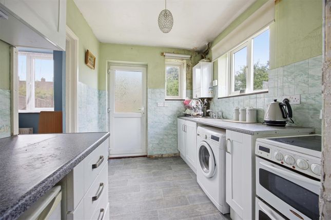 19, Violet Avenue, Uxbridge photo 4