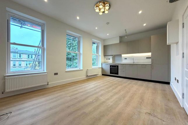 Second & Third floor flat, The Avenue, London photo 4