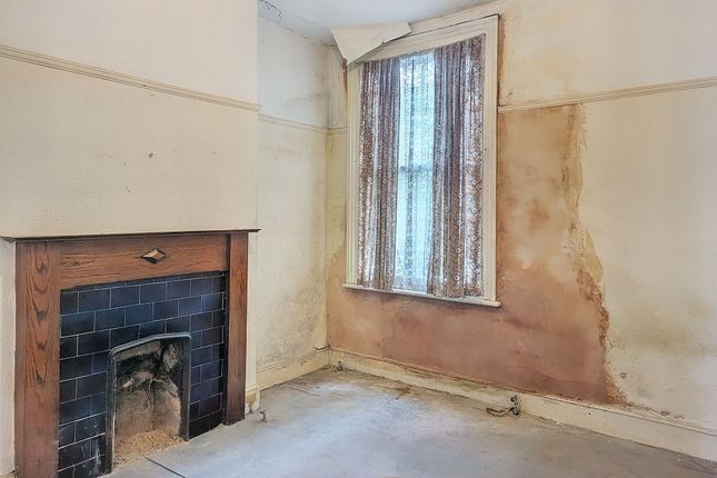 Ground Floor Flat, 257 South Park Road, London photo 5