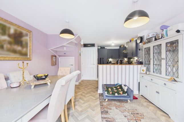 27A, Basil Drive, Melksham photo 4