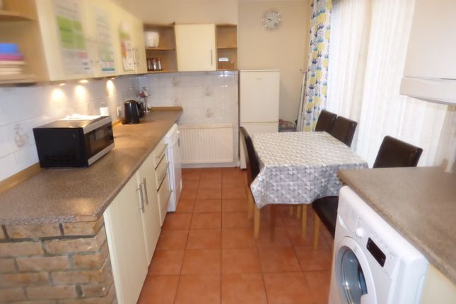 31 Chester Avenue, Luton photo 2