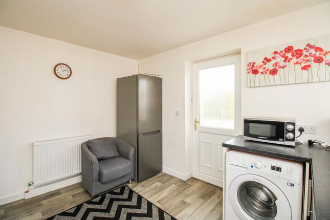 7, Sandringham Close, Pontefract photo 3