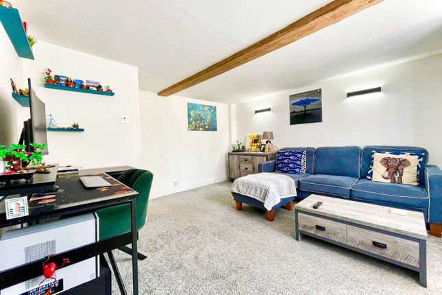 12, Roundhouse Mews, Lymington photo 3