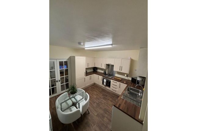 6, Elgin Street, Stalybridge photo 3