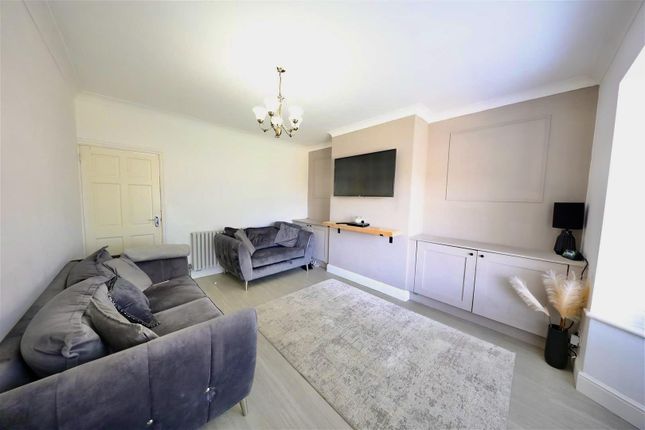 End terrace house for sale in Calvert Road, Hull