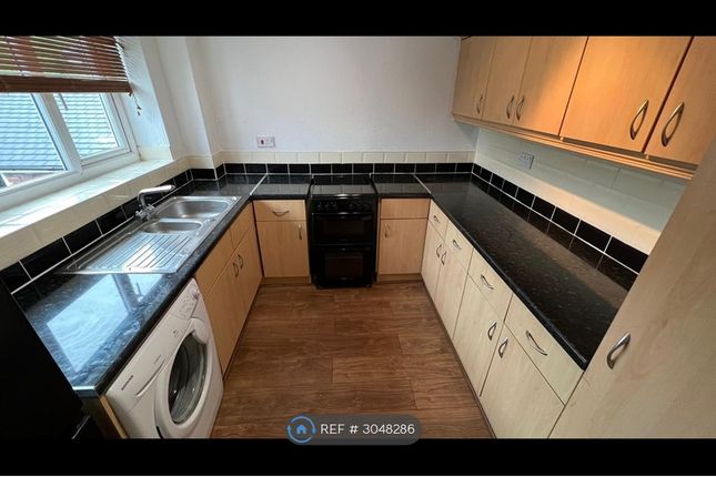 Flat, Cranford House Half Edge Lane, Monton, Manchester photo 4