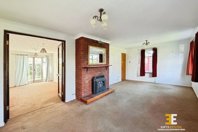 7, Daresbury Close, Llandudno photo 3