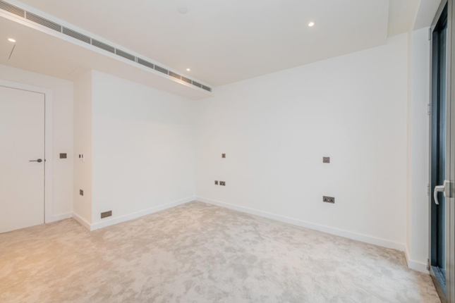 Flat for sale in Hopton Street, Southbank, London