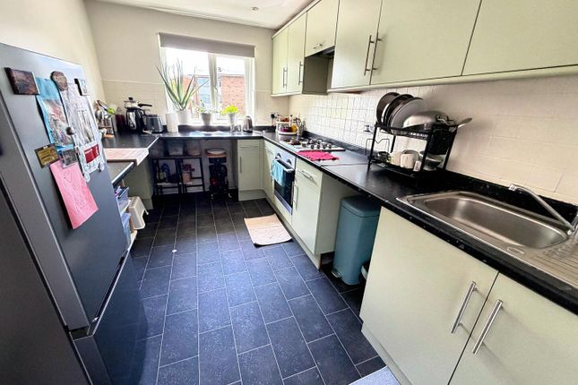 3 Frances Court, Soulbury Road, Leighton Buzzard photo 4