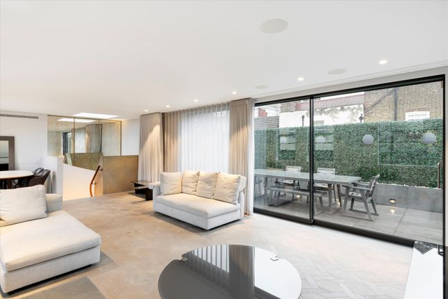 3-bed flat on 2, Royalty Mews, London, £3,500,000