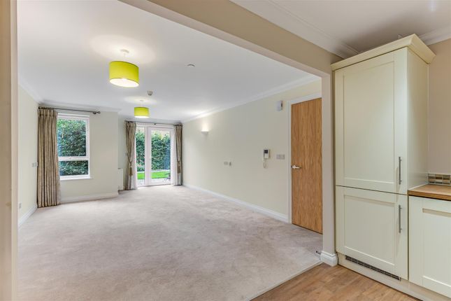 7 Emmandjay Court, Valley Drive, Ilkley photo 4