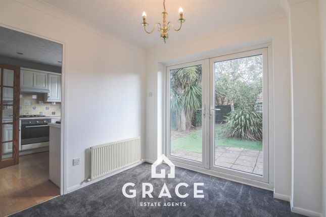 33, Foxglove Crescent, Ipswich photo 4