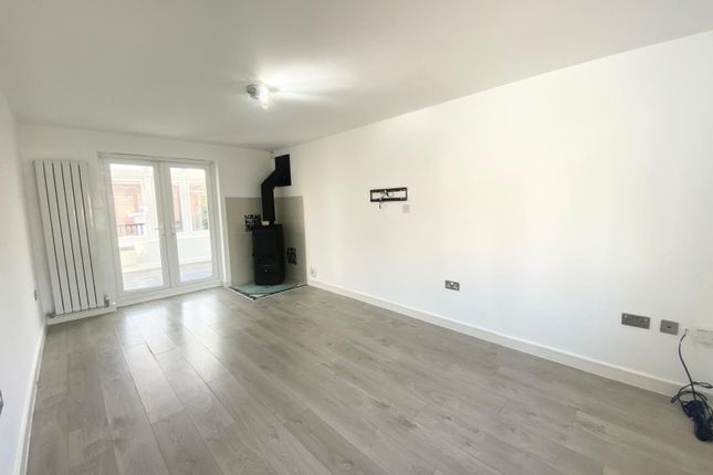 3, Murray Way, West Yorkshire photo 5