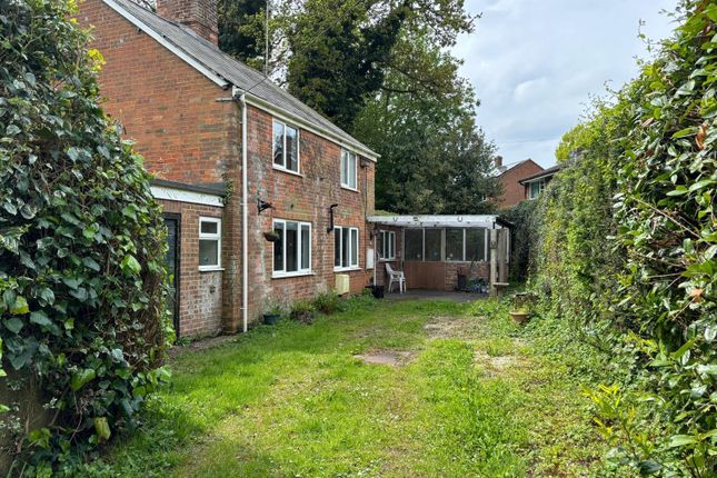Detached house for sale in Bishopswood Lane, Baughurst, Tadley, Hampshire