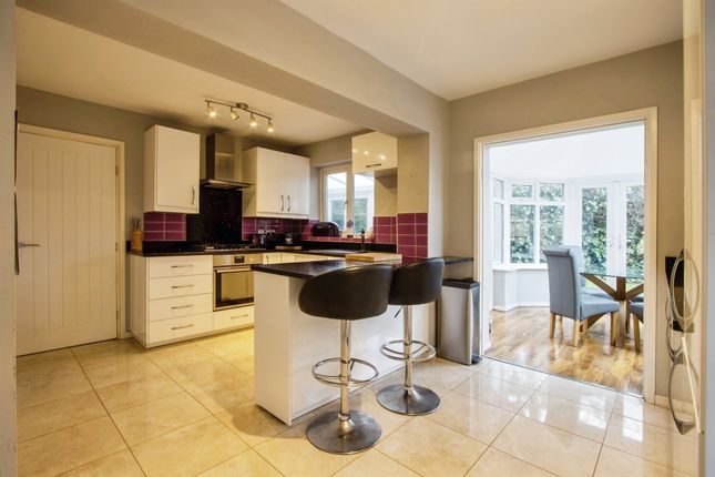 23, Cranewells Drive, LEEDS photo 3