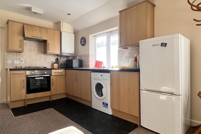 Flat C, 149, County Road, Swindon photo 4