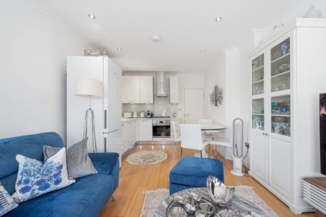 Thumbnail Flat for sale in Holders Hill Road, Hendon, London