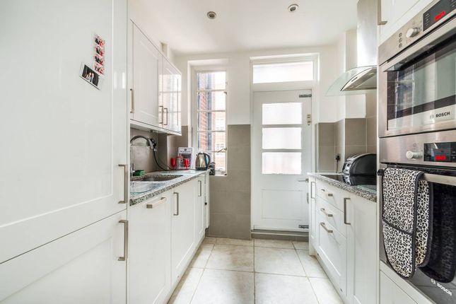 Flat to rent in St Petersburgh Place, Notting Hill Gate, London