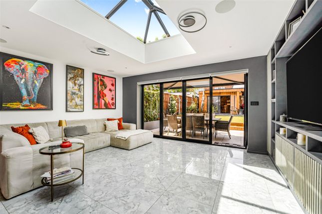 18, Pentland Road, Hertfordshire photo 2