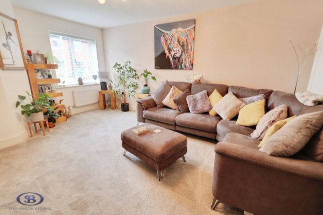 Diamond Close, Crewe photo 4