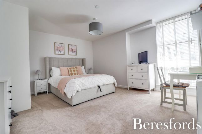 Flat for sale in Ingrave Road, Brentwood