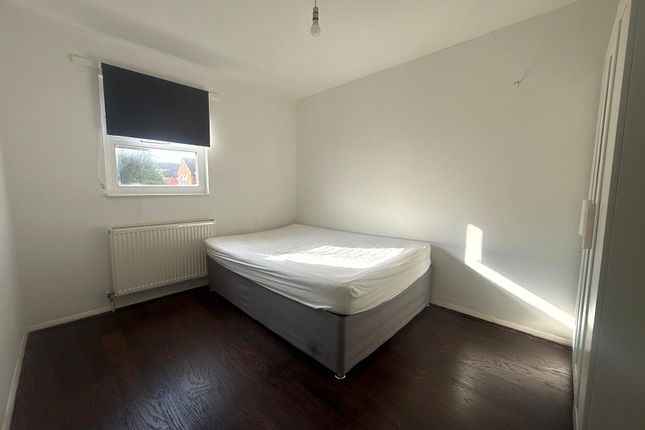 7, Sledmere Court, Feltham photo 5