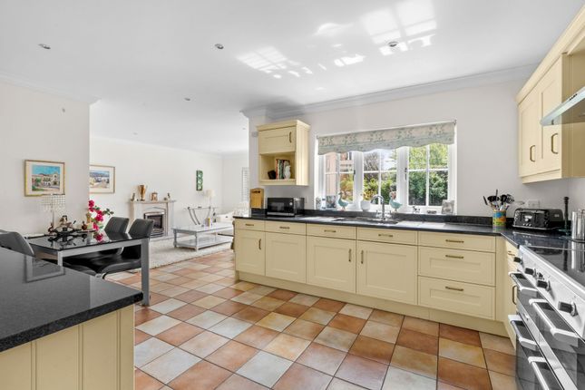 2 Worley Place, Beaconsfield photo 4