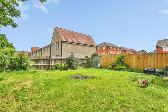 73, Dexters Grove, Hucknall, Nottingham photo 4