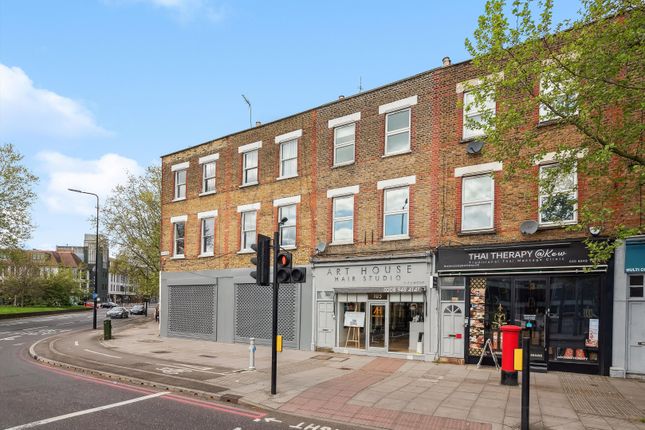 Thumbnail Flat to rent in Kew Road, Richmond