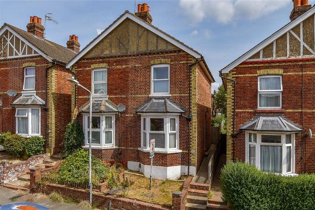2-bed semi-detached on Cambrian Road, Tunbridge Wells, £231,500
