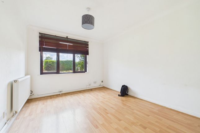 15 Porlock Place, Reading photo 4