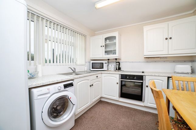 109, The Twitchell, Nottinghamshire photo 4