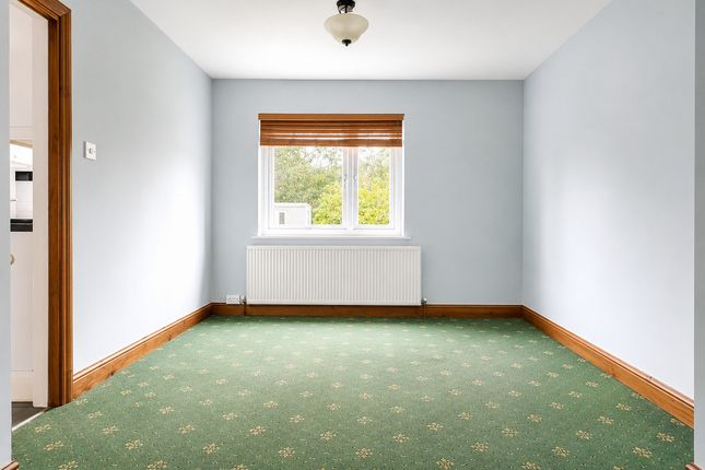 161, Carter Drive, Collier Row photo 3