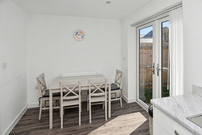6, Trout Close, Corby photo 3