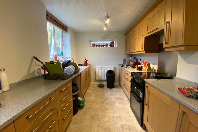 Room 2, 36, Lauradale, Bracknell photo 2