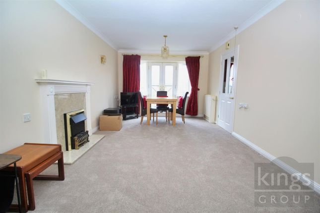 Flat for sale in Deercote Court, Glen Luce, Turners Hill, Cheshunt, Waltham Cross