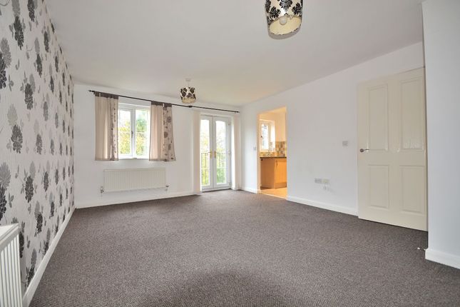 Flat for sale in Loxley Close, Hucknall, Nottingham