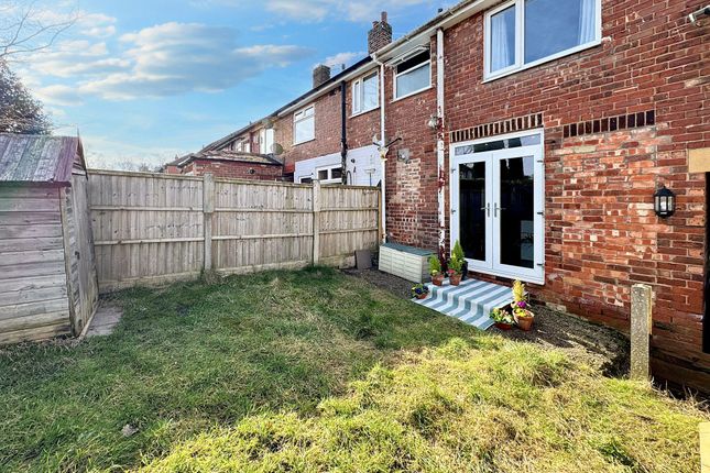29 Cudworth Road, Manchester photo 4