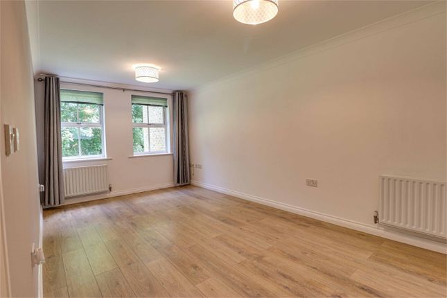 1 Willow Court, London Road, Sawbridgeworth photo 3